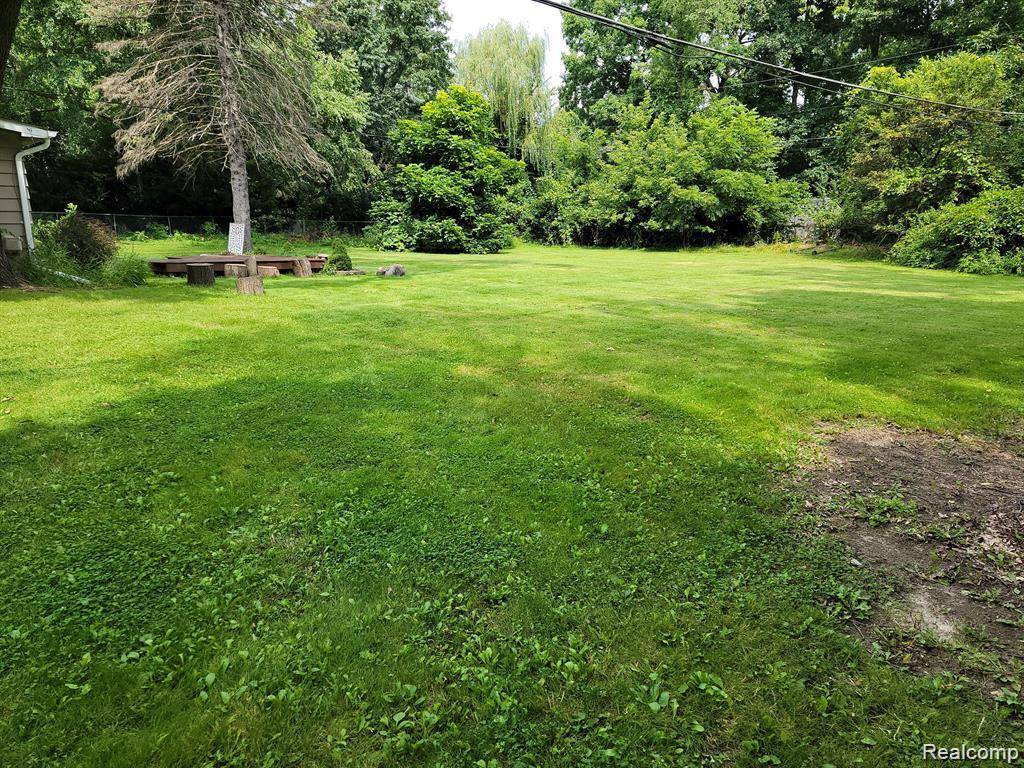 Bloomfield, MI 48302,2479 Emerson Avenue