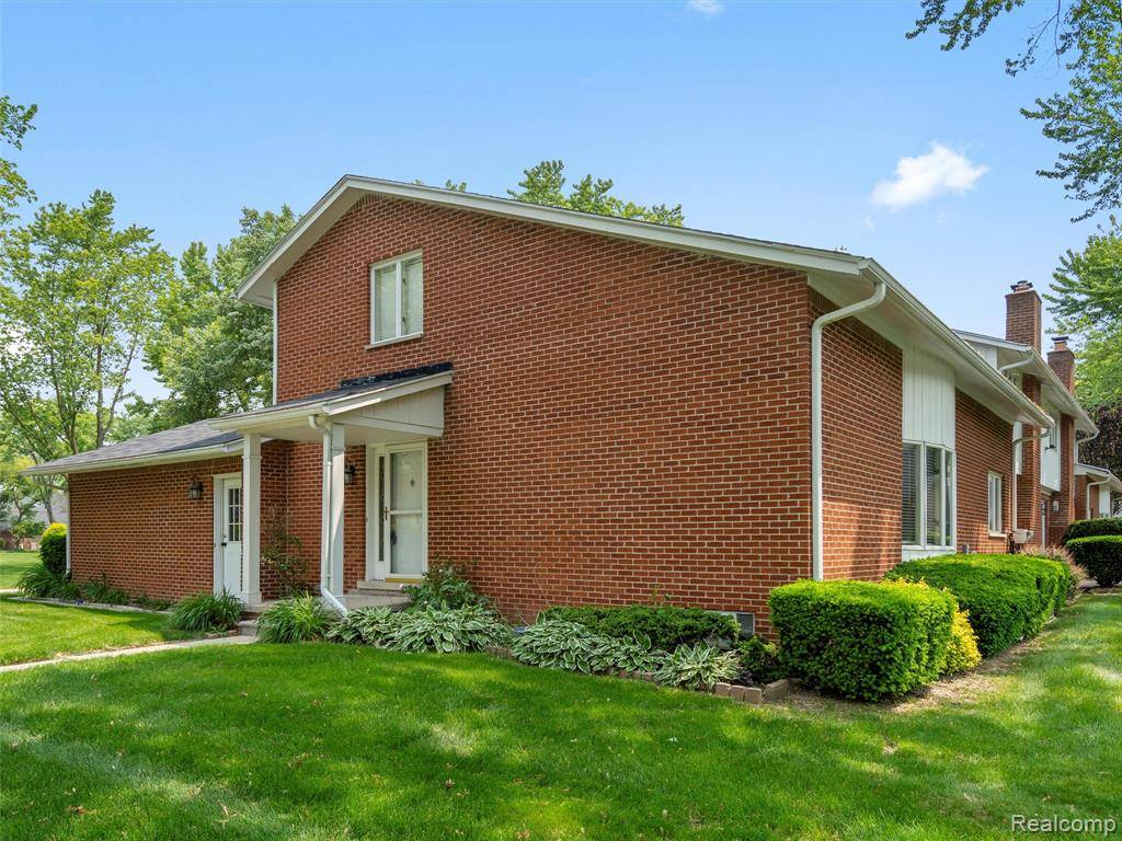 Clinton Twp, MI 48038,42712 Elizabeth Circle