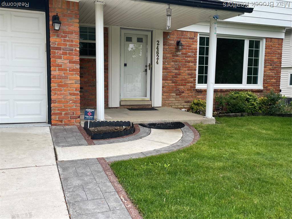 Novi, MI,24624 Highlands Drive
