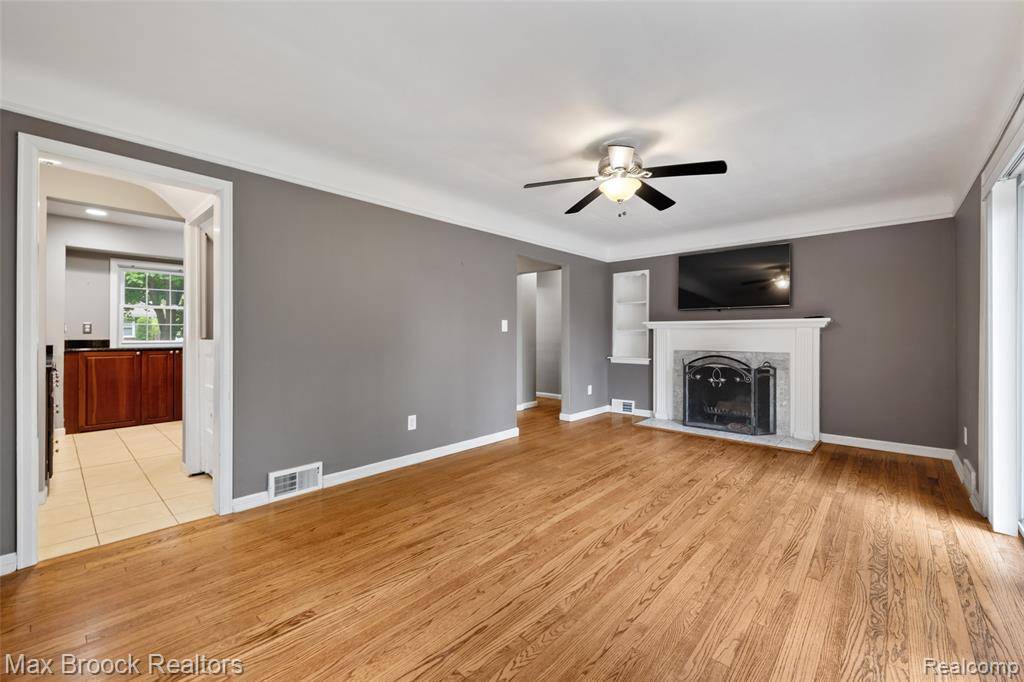 Berkley, MI 48072,4237 Wakefield Road
