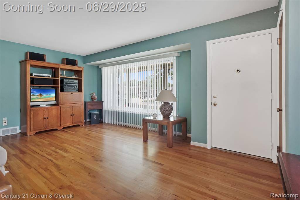 Clawson, MI,1356 N Selfridge Boulevard