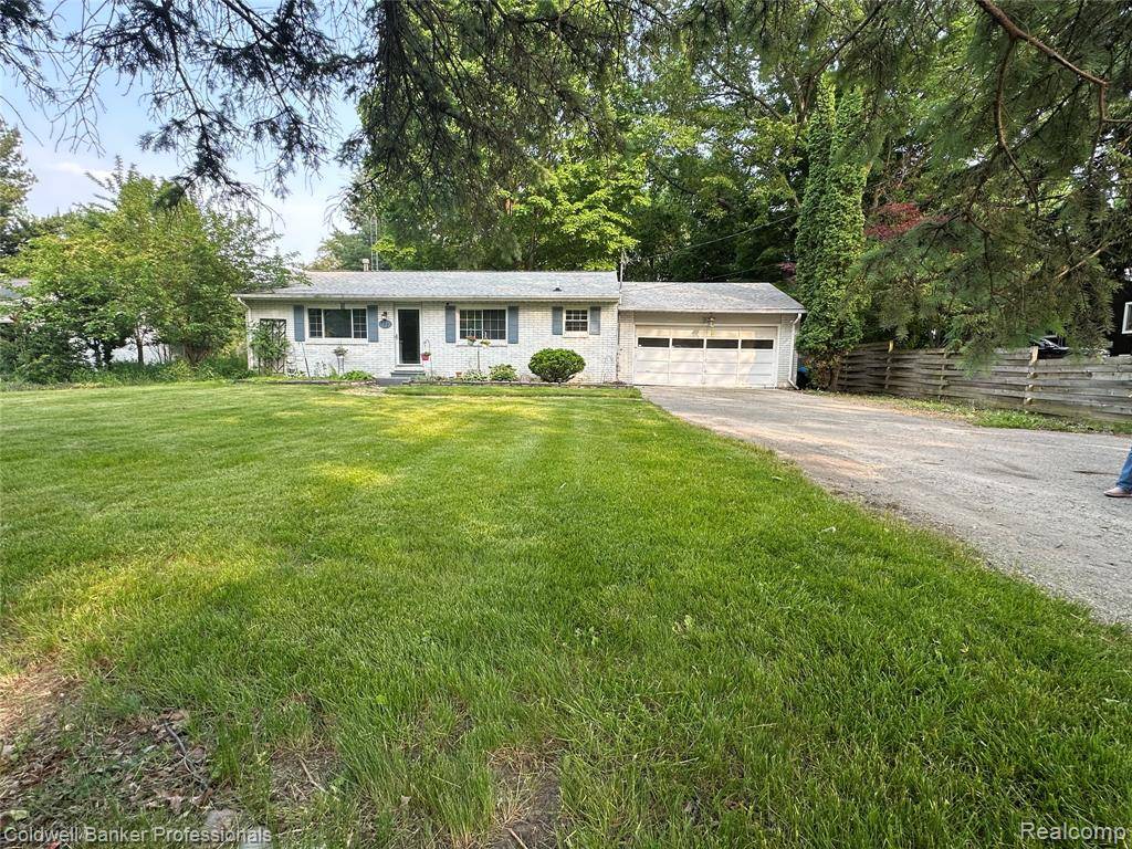 Fenton, MI 48430,937 State Road