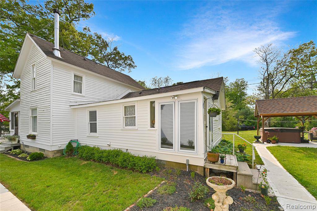Holly, MI 48442,258 Franklin Street