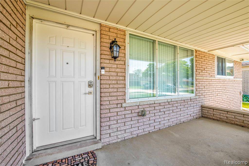 Sterling Heights, MI 48310,37288 Vernon Drive
