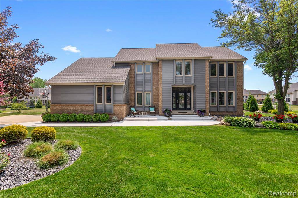1336 Lamb Drive, Troy, MI 48085