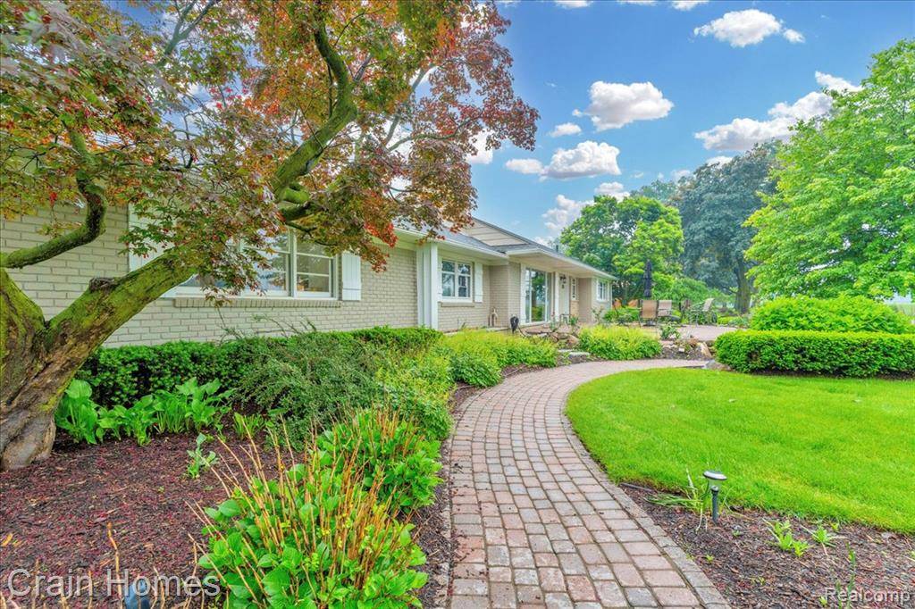 Bloomfield Hills, MI 48301,6151 Golfview Drive