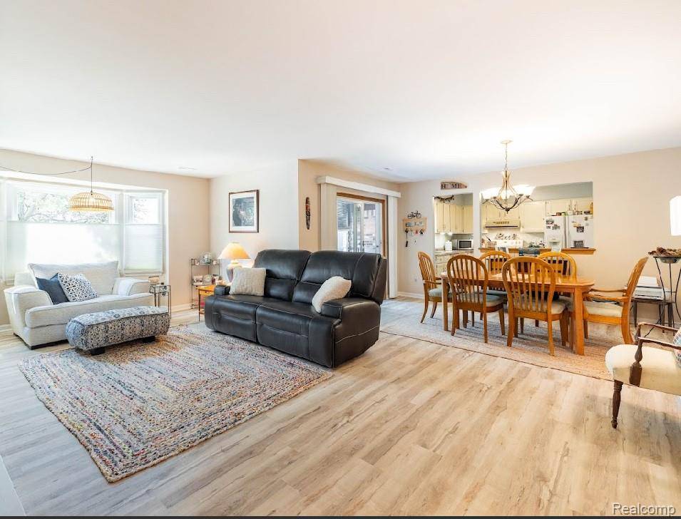 Grosse Ile, MI 48138,8597 Mathias Drive