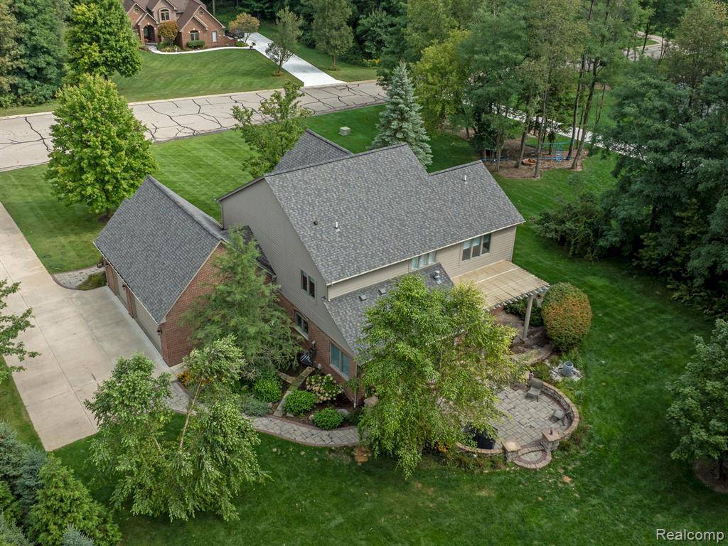 Milford, MI 48380,3139 WOODLAND RIDGE Trail