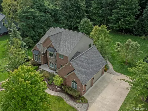 Milford, MI 48380,3139 WOODLAND RIDGE Trail
