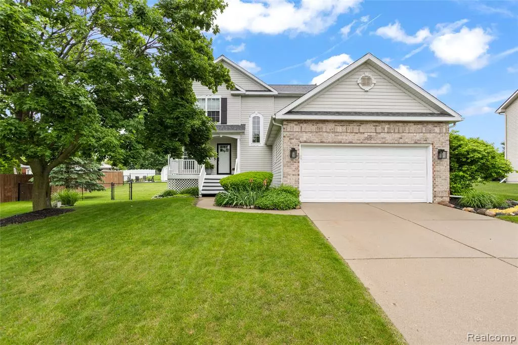 Bath, MI 48808,13545 Hunters Crossing