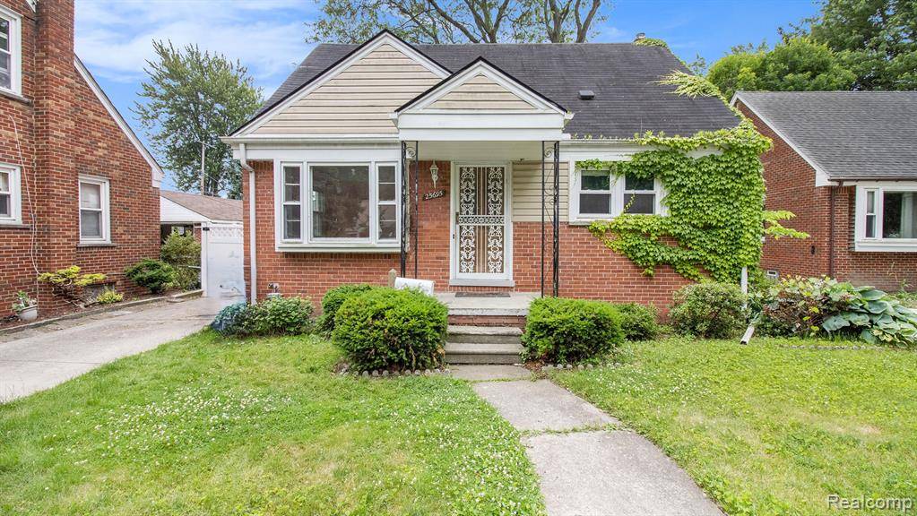 25695 Orchard Drive, Dearborn Heights, MI 48125