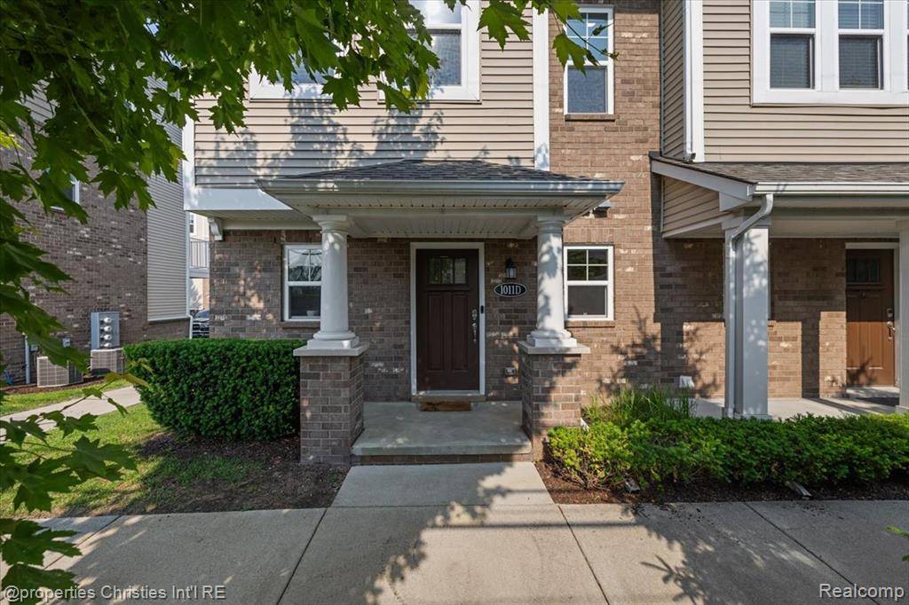 Royal Oak, MI 48067,1011 N Sherman Drive