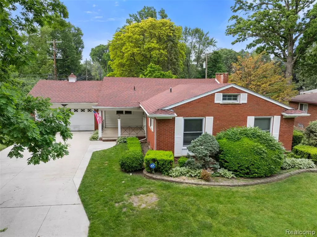 Southfield, MI 48075,18521 Nadol Drive