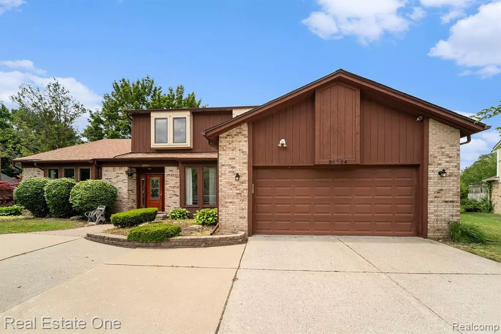Farmington Hills, MI 48331,36904 Fox Glen