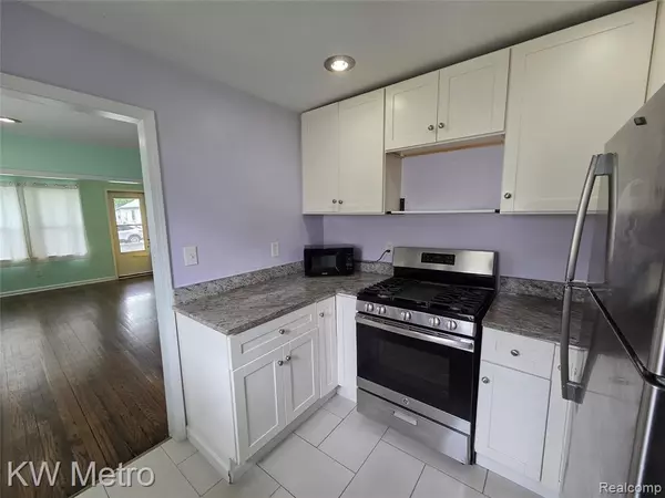 Hazel Park, MI 48030,23328 Harding Avenue