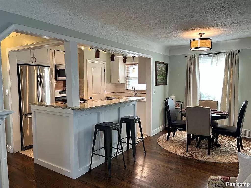 Oak Park, MI 48237,8441 COLGATE Street
