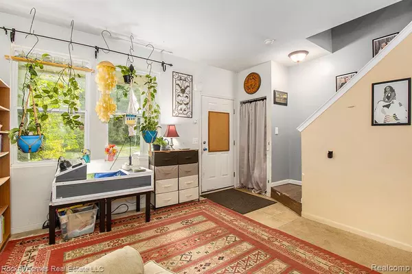 Ypsilanti, MI 48198,1653 Crab Apple Drive