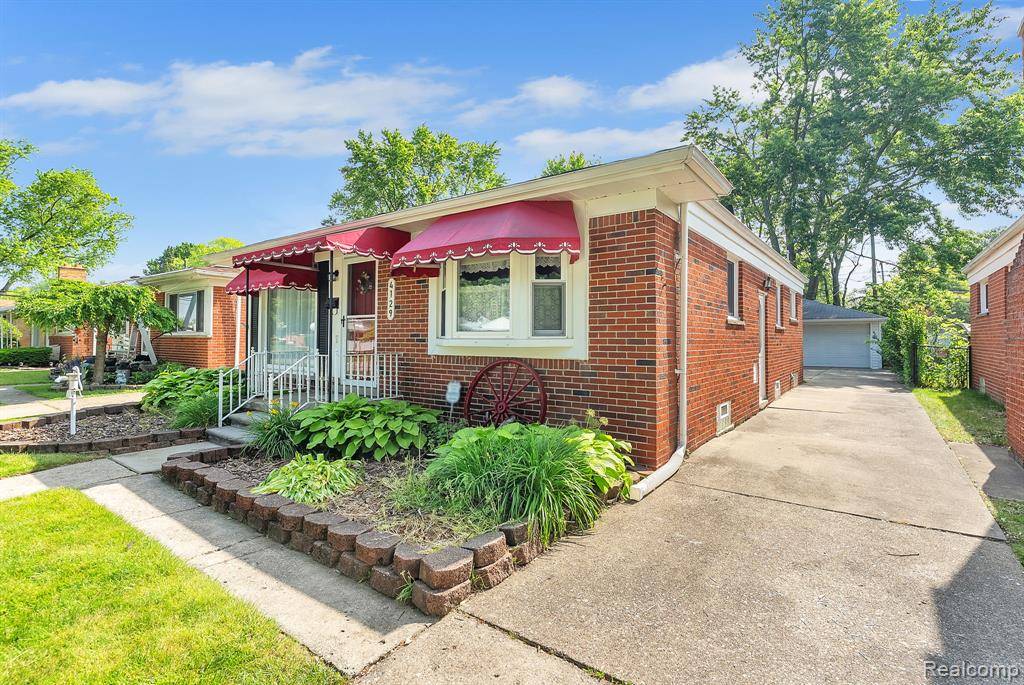 Dearborn Heights, MI 48125,4129 Vassar Street