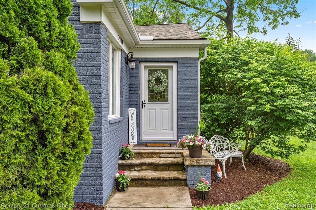 Livonia, MI 48152,29118 Clarita Street