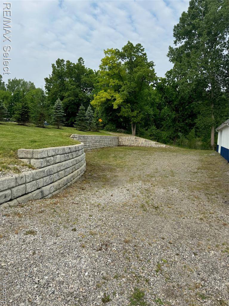 Fenton, MI 48430,1080 Butcher Road