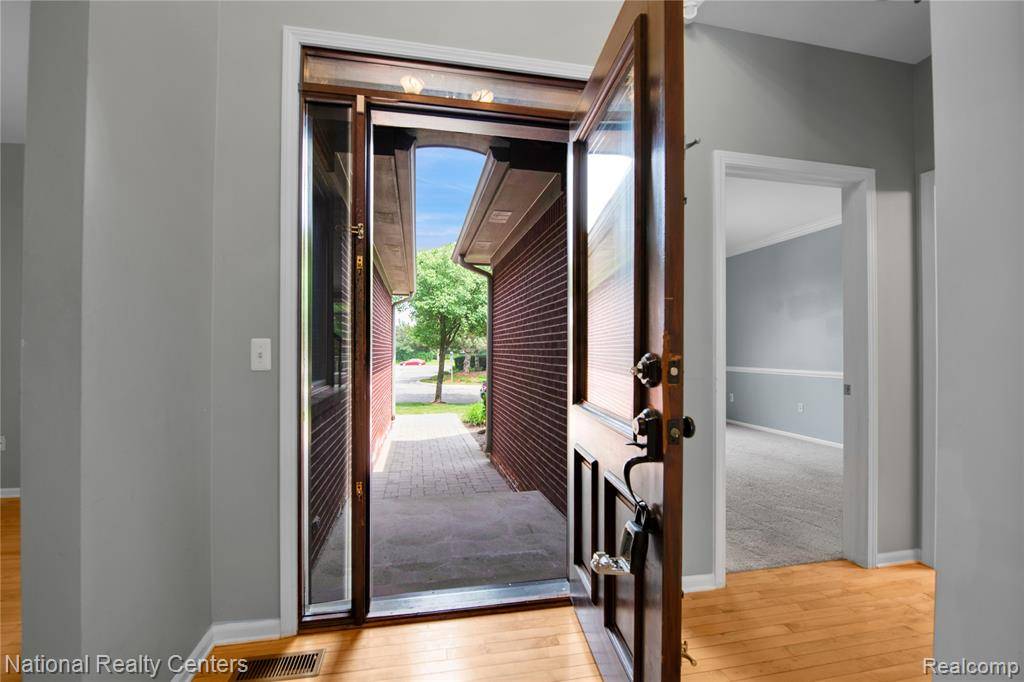 West Bloomfield, MI,5716 Pembrooke Crossing