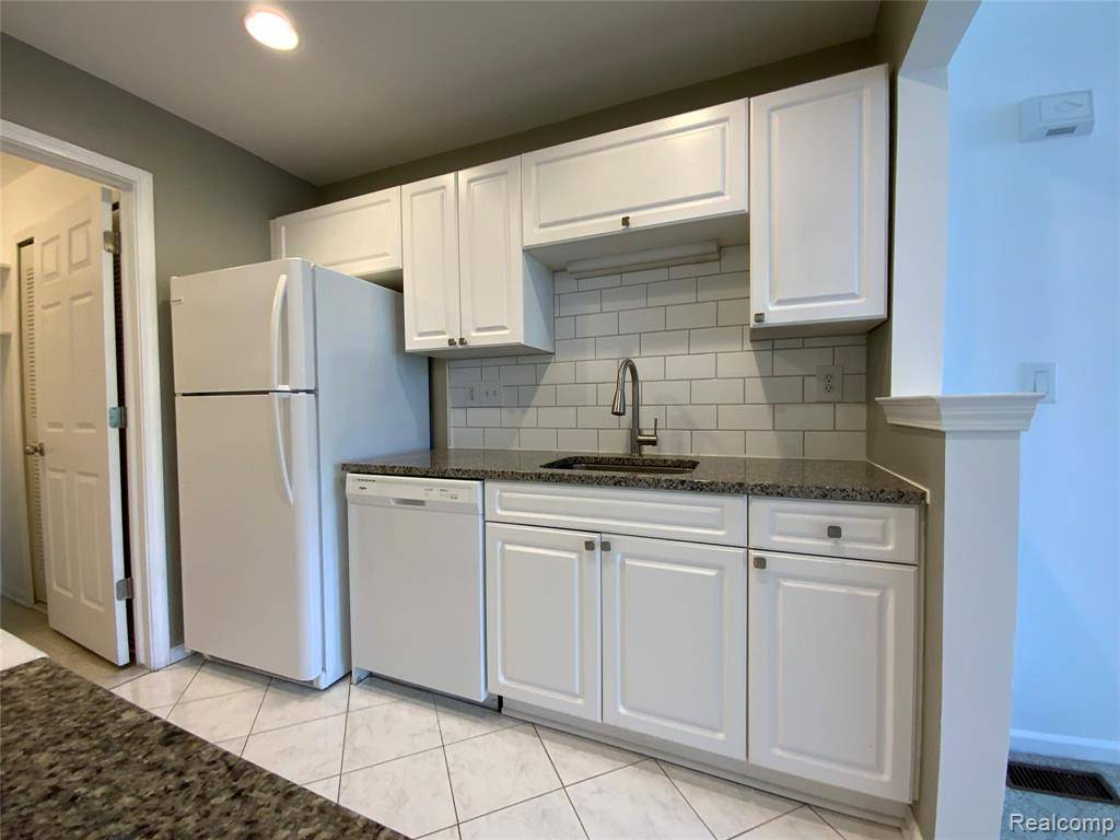 Rochester, MI 48306,3577 Oakmonte Boulevard