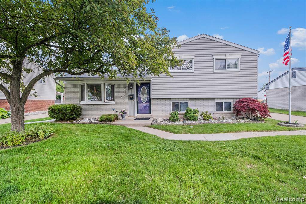 2427 Camel Drive, Sterling Heights, MI 48310