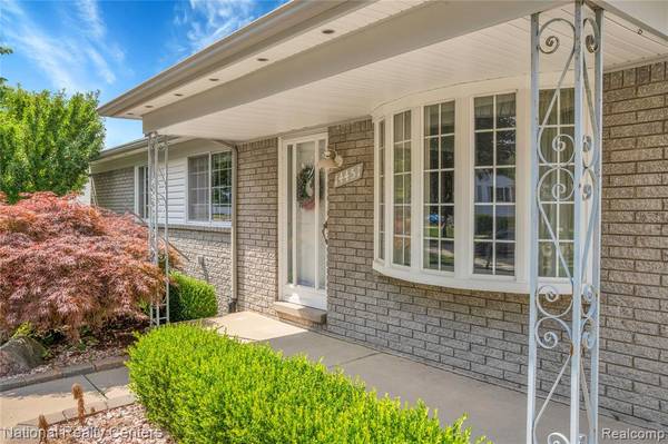 Sterling Heights, MI 48313,14451 Debbie Drive