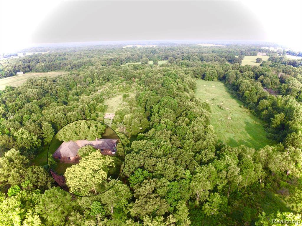 16744 Arnold Road, Gregory, MI 48137