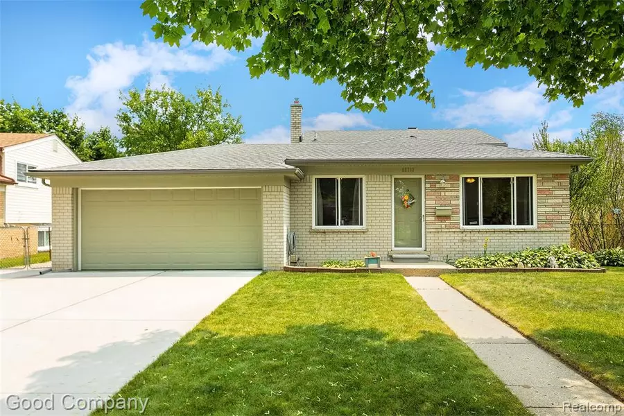 32712 Columbus Drive, Warren, MI 48088