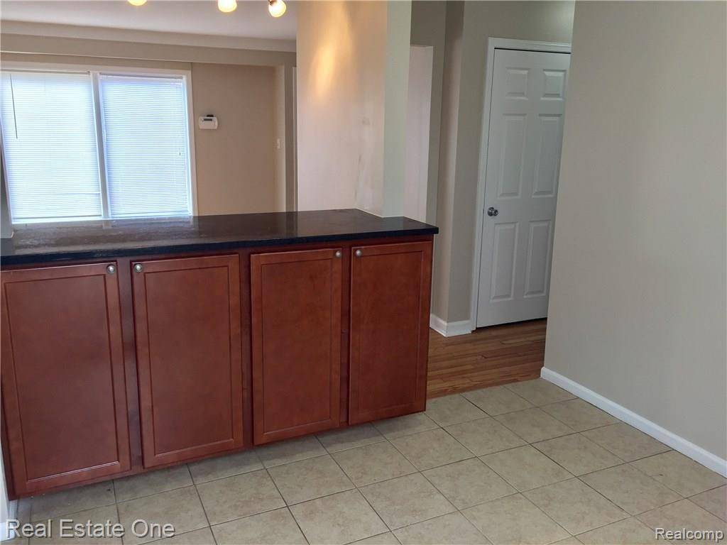 Oak Park, MI 48237,23110 Church Street