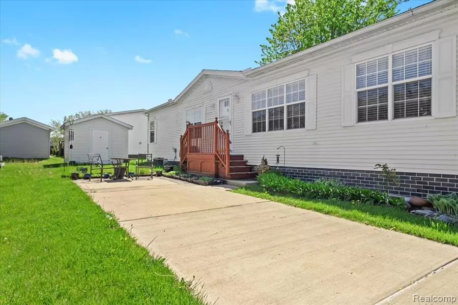 11091 Aspen Court, South Lyon, MI 48178