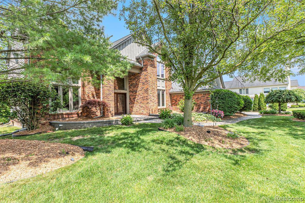 West Bloomfield, MI,5064 Silverwood Drive
