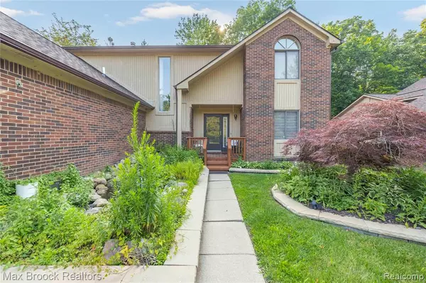 West Bloomfield, MI,6360 Brookview Lane