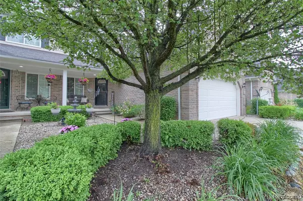 New Boston, MI 48164,31626 Beaver Circle