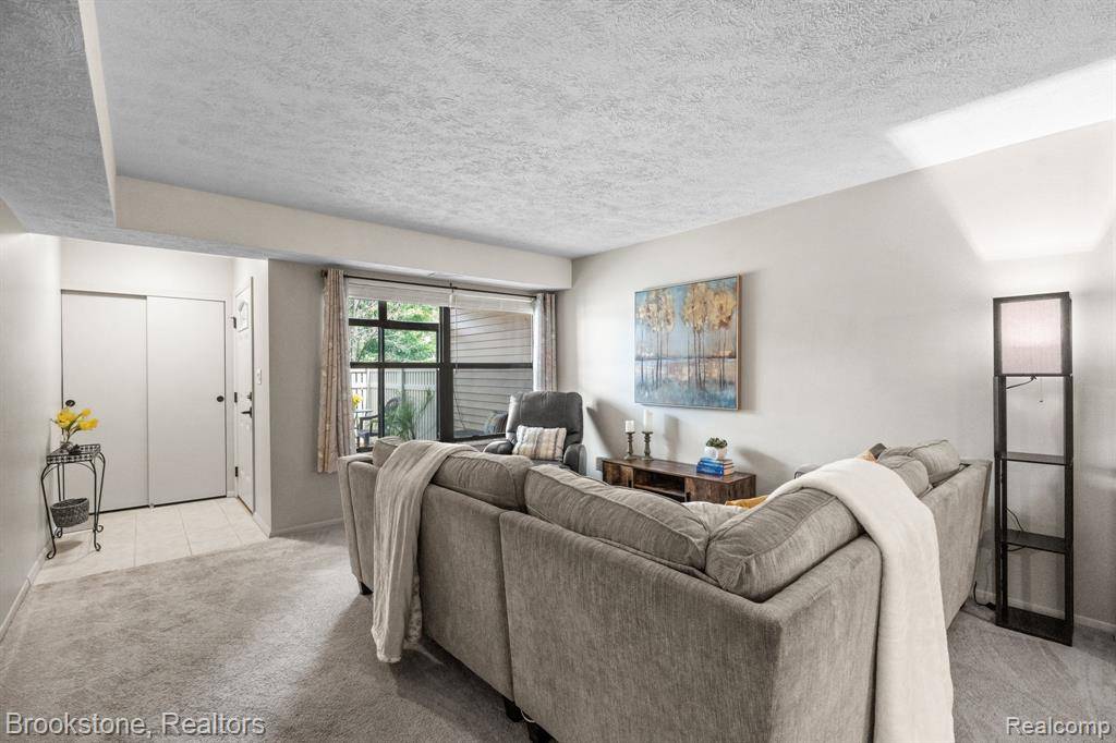 South Lyon, MI 48178,61156 Greenwood Drive