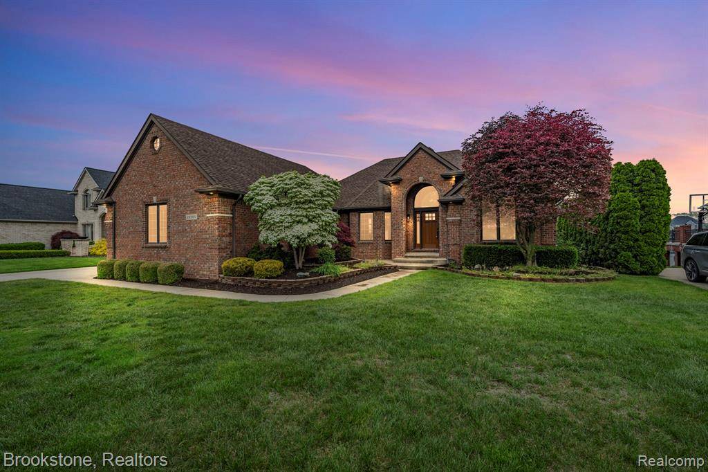 26569 Autumn Lake Drive, Chesterfield, MI