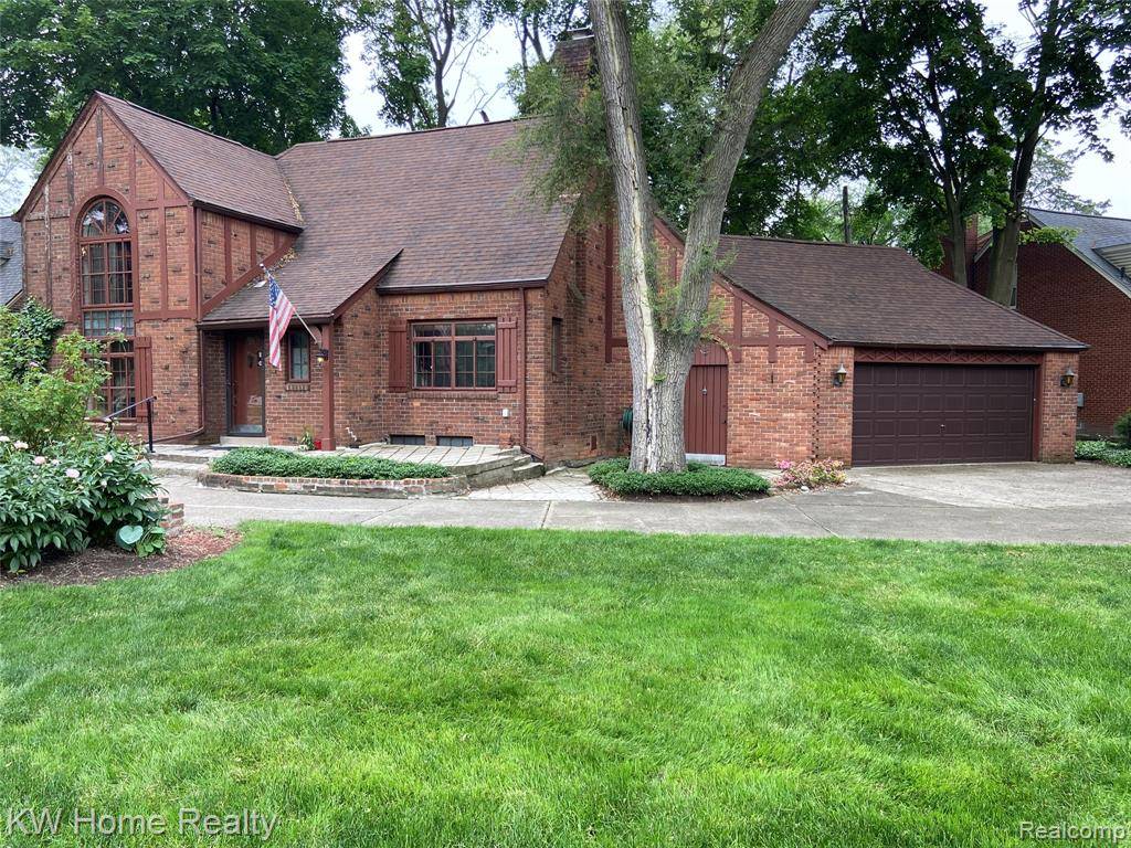 27943 Sunset W Boulevard, Lathrup Village, MI 48076