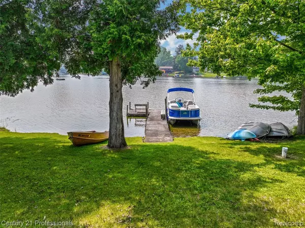 Clarkston, MI 48348,9233 Evee Road