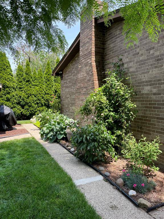 Sterling Heights, MI 48313,14548 Four Lakes Drive