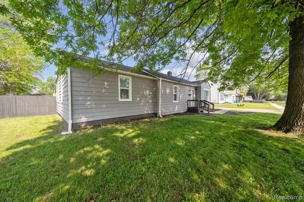 Romulus, MI 48174,5932 Colorado Street