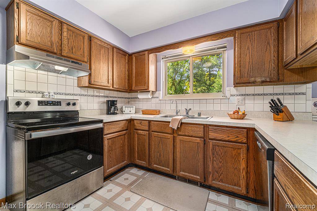 Lake Orion, MI,3906 Westlyn Drive