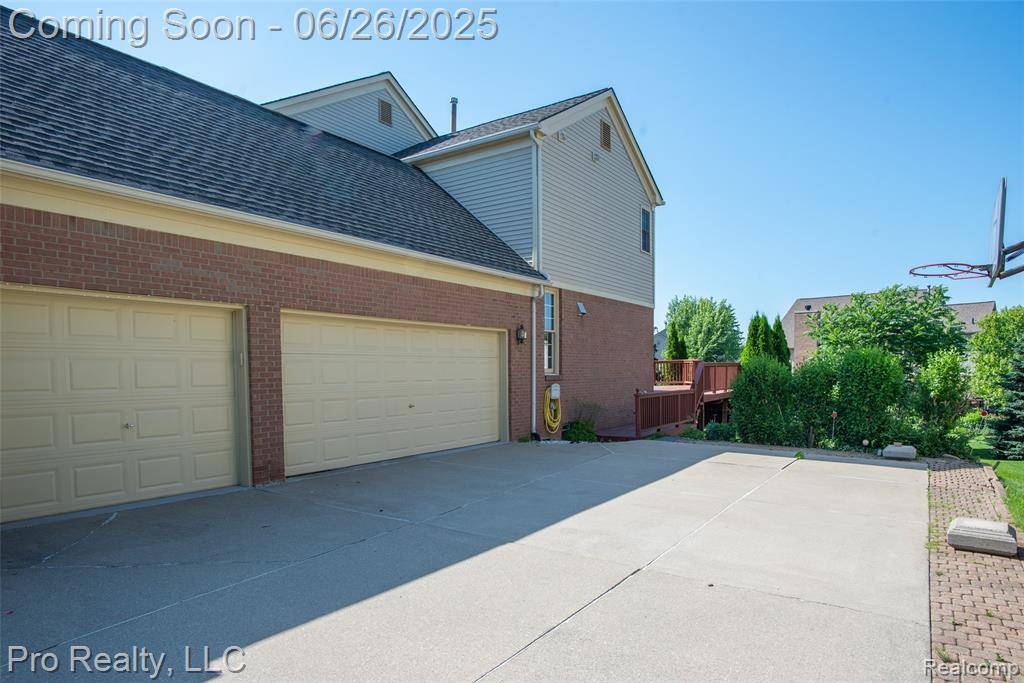 Rochester, MI 48306,4233 Holly Lane