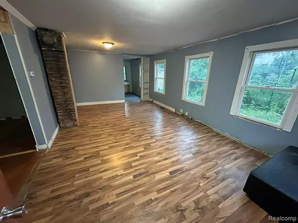 Ypsilanti, MI 48198,12 Oak Street