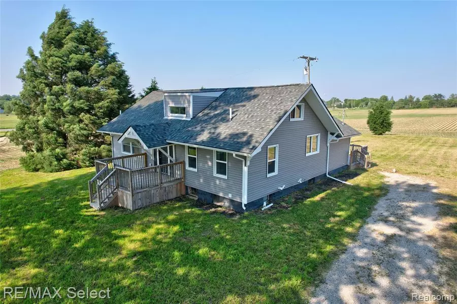 4470 N Lake Road, Columbiaville, MI 48421