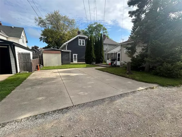 Mount Clemens, MI 48043,57 Madison Avenue