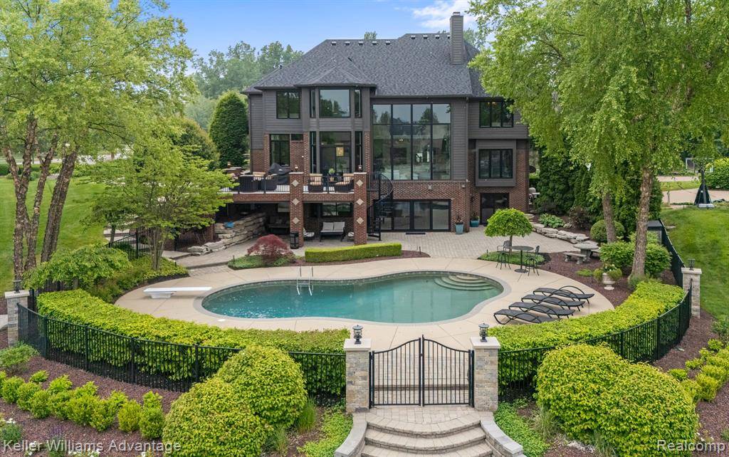 South Lyon, MI 48178,10993 Stoney Point Drive