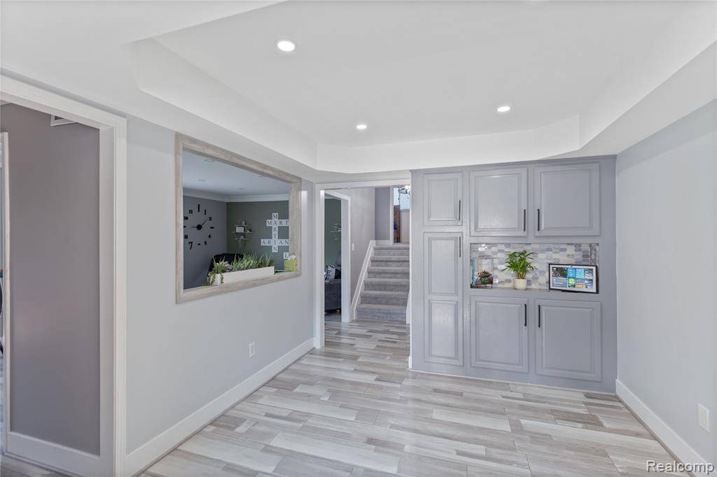 Sterling Heights, MI 48310,5238 Botsford Avenue