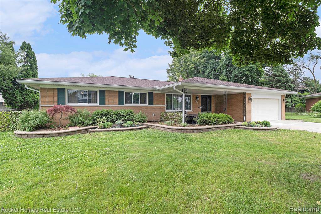 Clinton Twp, MI 48035,16652 Festian Drive