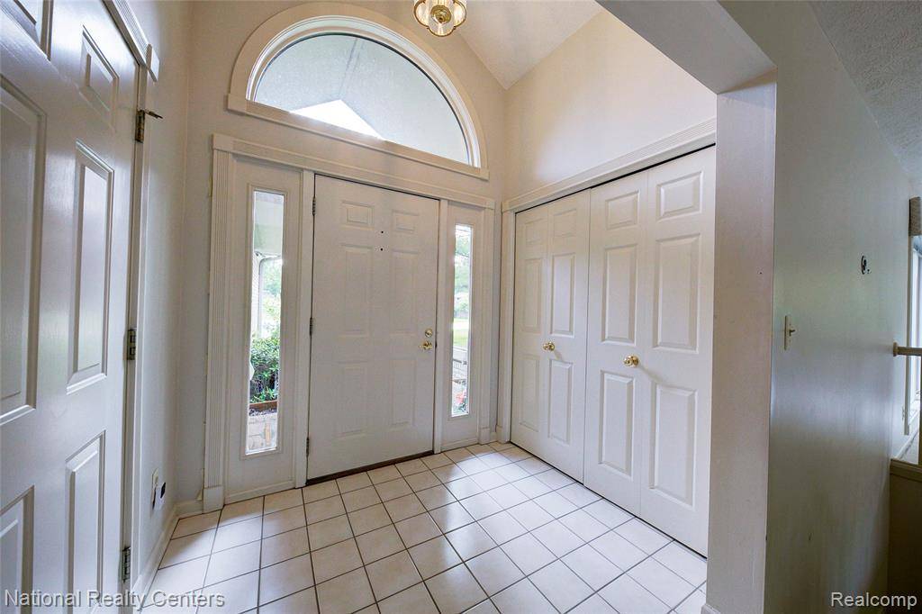Jackson, MI 49203,2692 Mulligan Drive